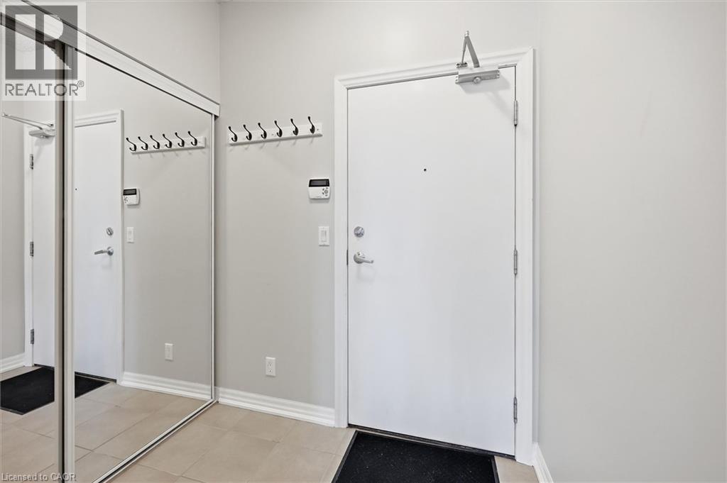 1940 IRONSTONE Drive Unit# 219, Burlington, Ontario, L7L0E4 — Photo 4