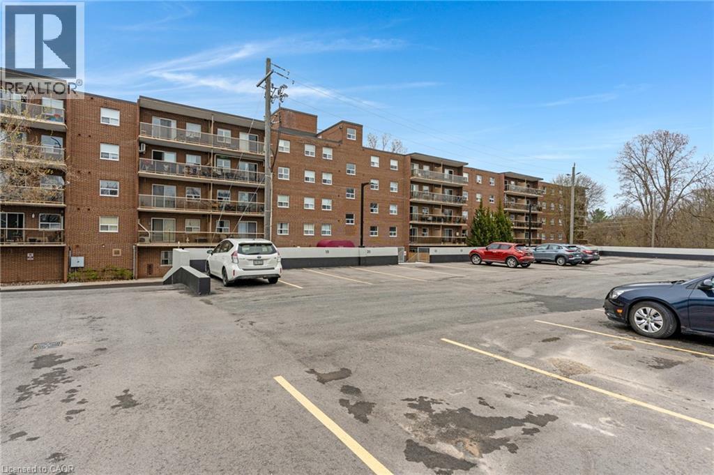 793 COLBORNE Street Unit# 114, Brantford, Ontario, N3S7J3 — Photo 2