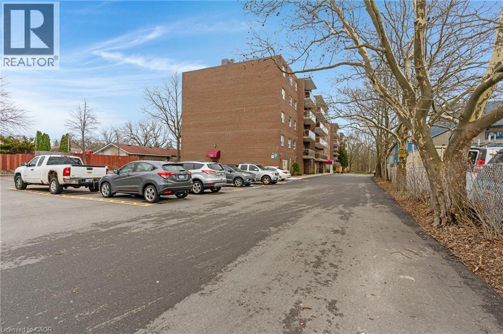 793 COLBORNE Street Unit# 114, Brantford, Ontario, N3S7J3 — Photo 32