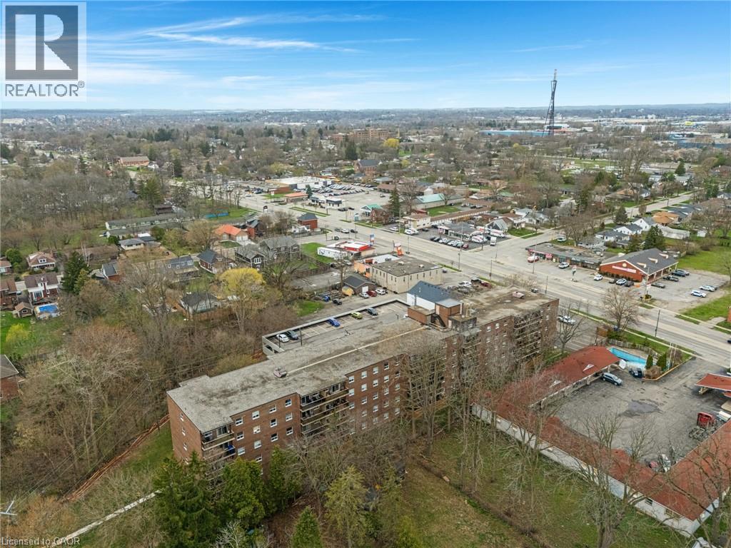 793 COLBORNE Street Unit# 114, Brantford, Ontario, N3S7J3 — Photo 38