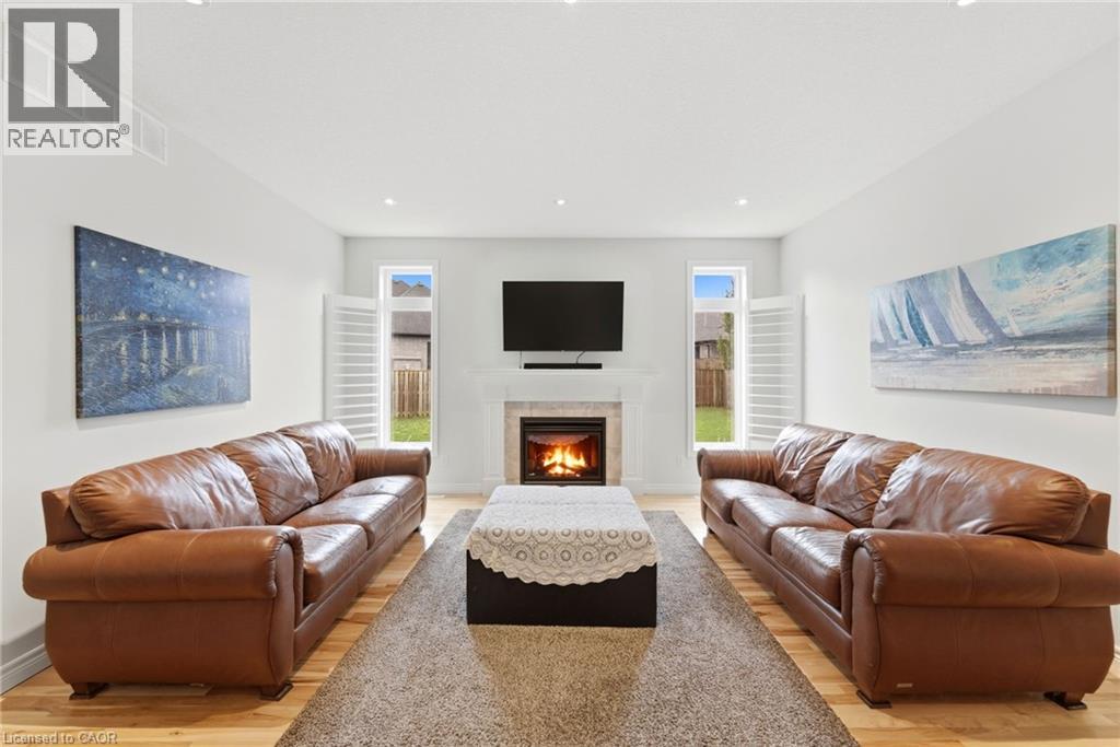 152 JUNO Crescent, Woodstock, Ontario, N4T0A9 — Photo 5