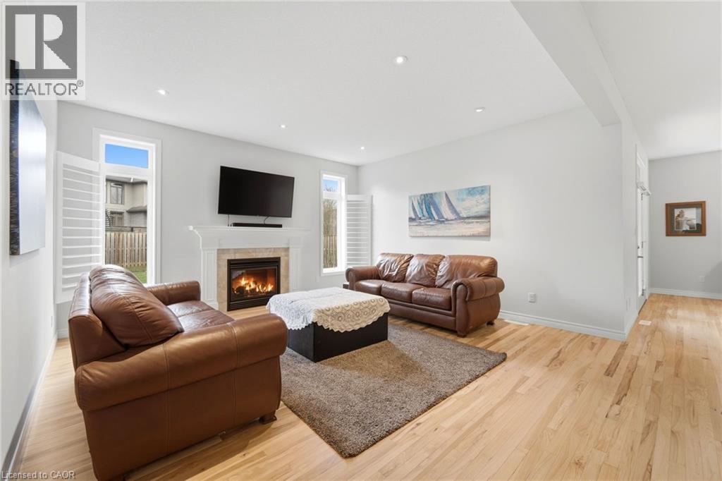 152 JUNO Crescent, Woodstock, Ontario, N4T0A9 — Photo 6