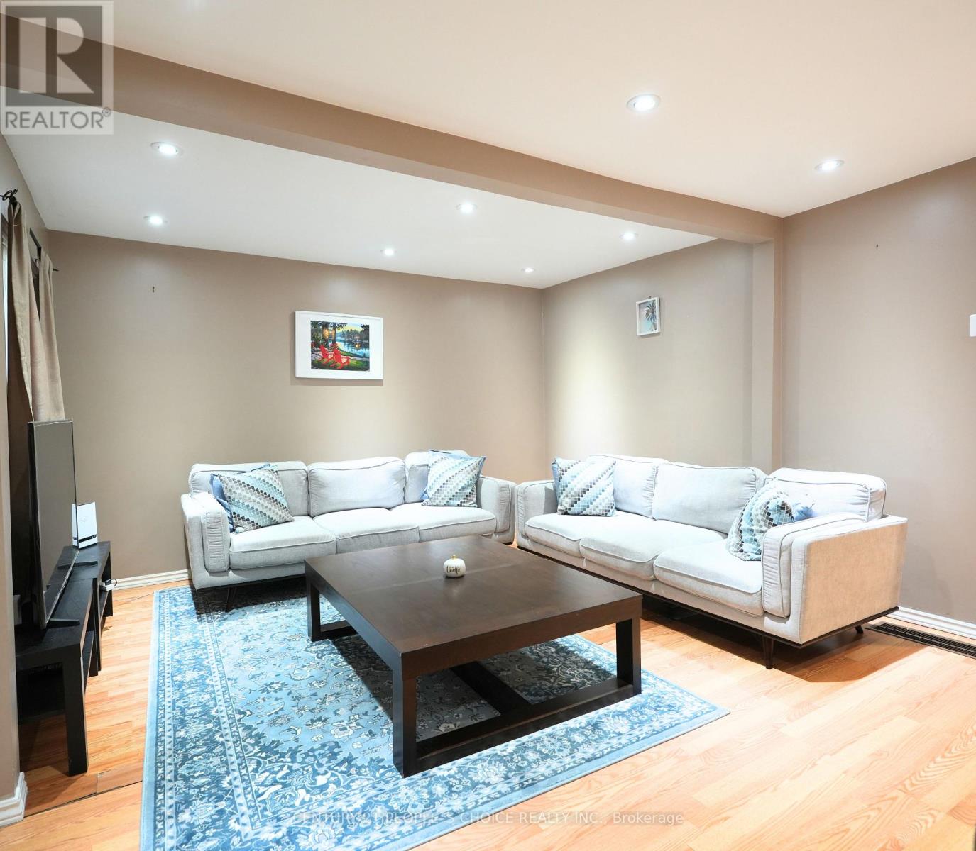 150 SPEARS STREET, TORONTO STREET, Toronto (Rockcliffe-Smythe), Ontario, M6N3X7 — Photo 2