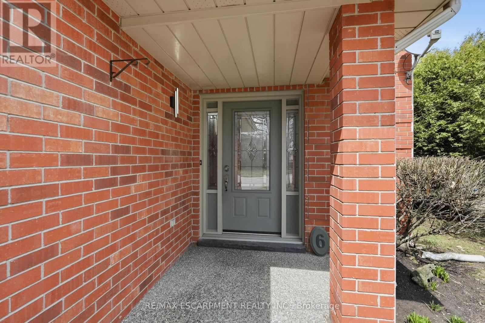 6 WOODCROFT CRESCENT, Hamilton (Waterdown), Ontario, L8B0H1 — Photo 3