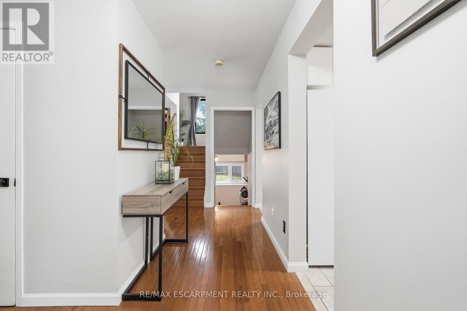 6 WOODCROFT CRESCENT, Hamilton (Waterdown), Ontario, L8B0H1 — Photo 4