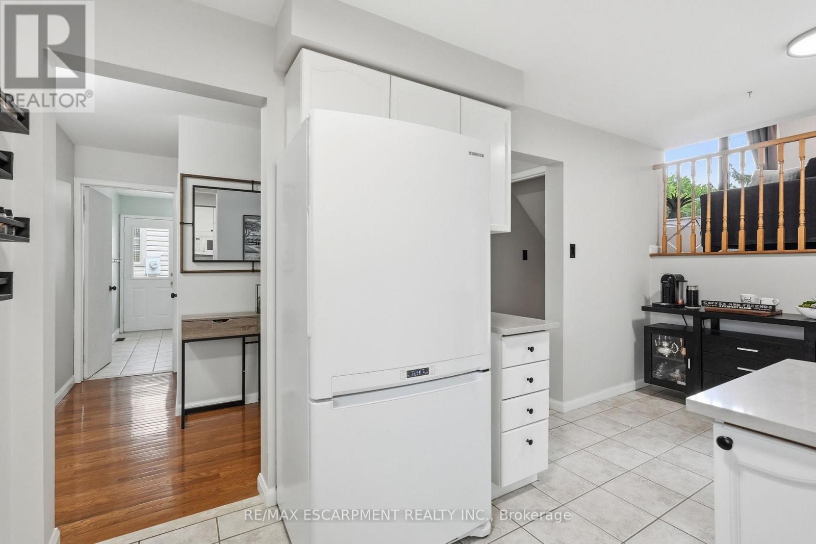 6 WOODCROFT CRESCENT, Hamilton (Waterdown), Ontario, L8B0H1 — Photo 9