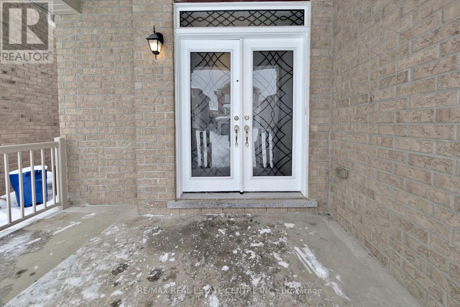 187 LYLE DRIVE, Clarington (Bowmanville), Ontario, L1C0V6 — Photo 2