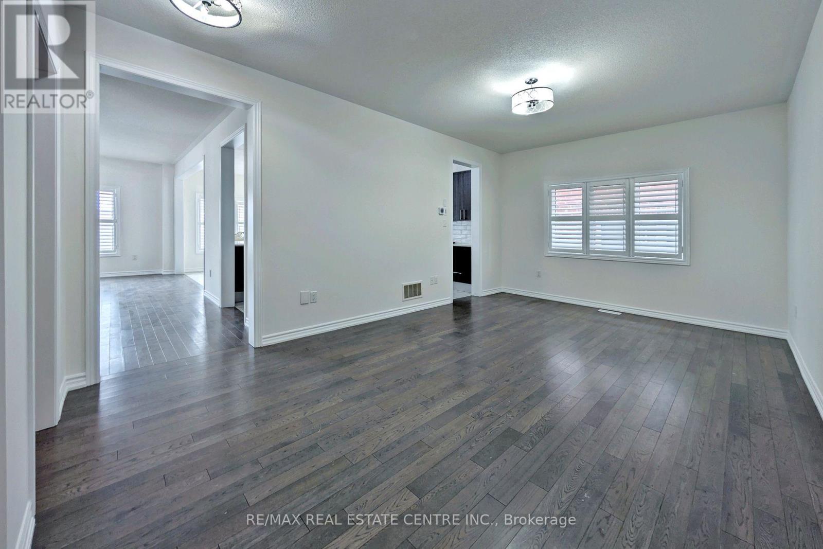 187 LYLE DRIVE, Clarington (Bowmanville), Ontario, L1C0V6 — Photo 4