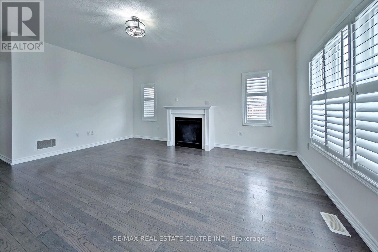 187 LYLE DRIVE, Clarington (Bowmanville), Ontario, L1C0V6 — Photo 8