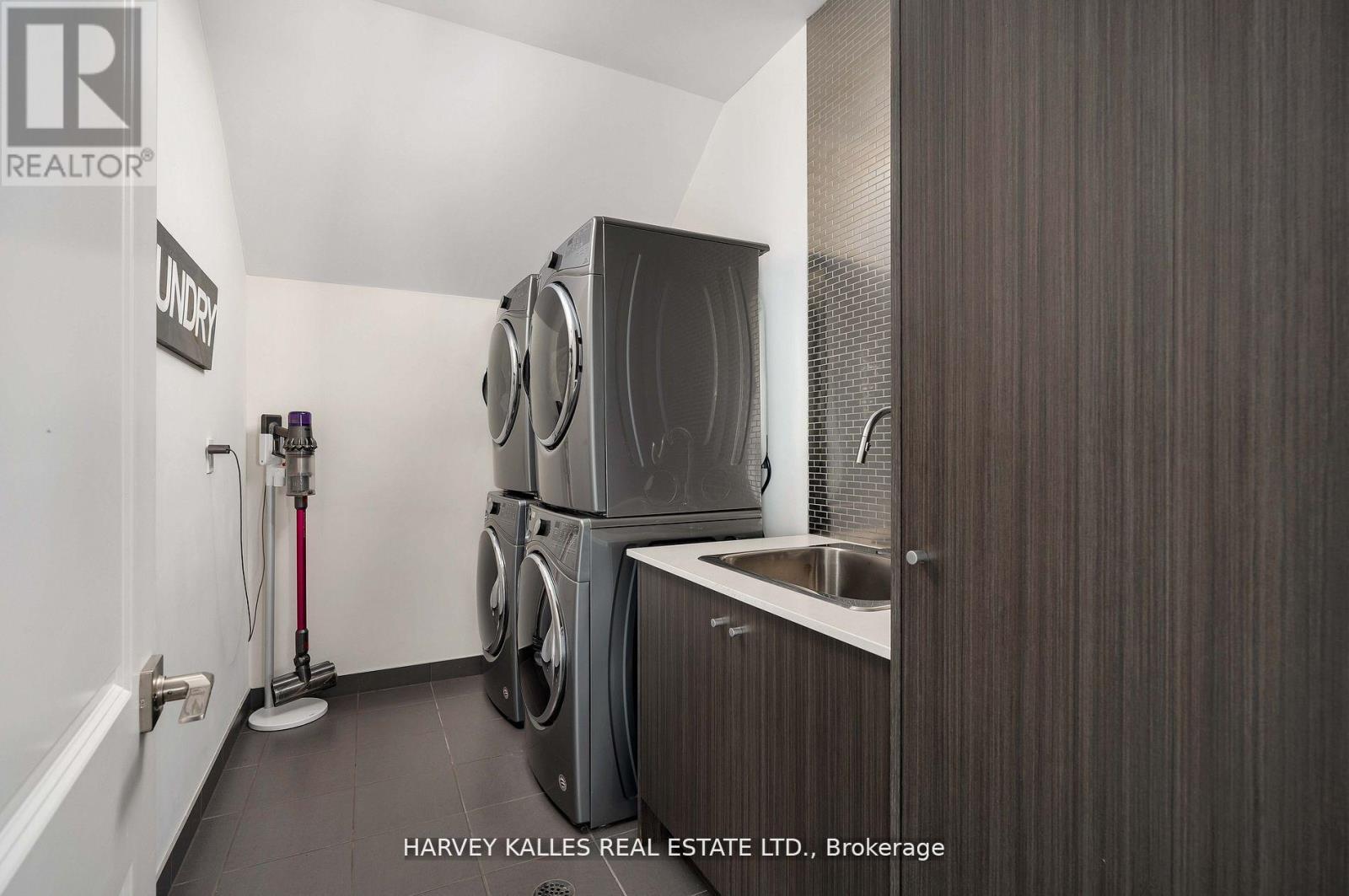 4 LARKIN AVENUE, King (Nobleton), Ontario, L7B0N8 — Photo 30