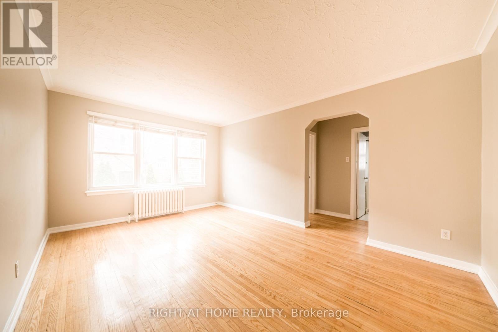 4 - 340 LAKESHORE ROAD W, Mississauga (Port Credit), Ontario, L5H1H1 — Photo 2