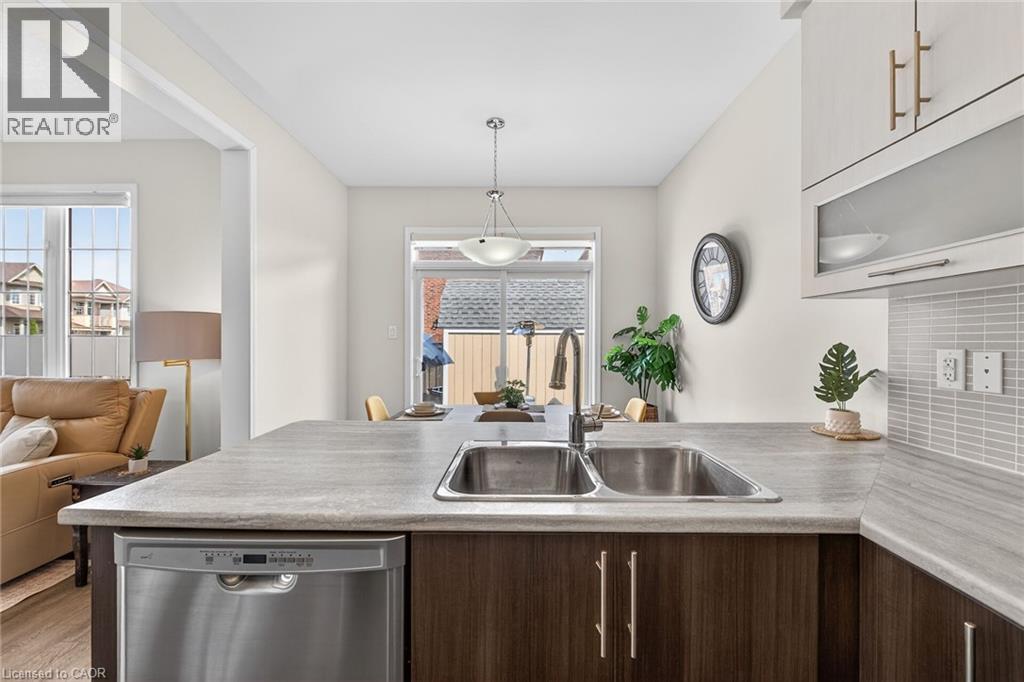 370 WINDWOOD Drive, Binbrook, Ontario, L0R1C0 — Photo 11