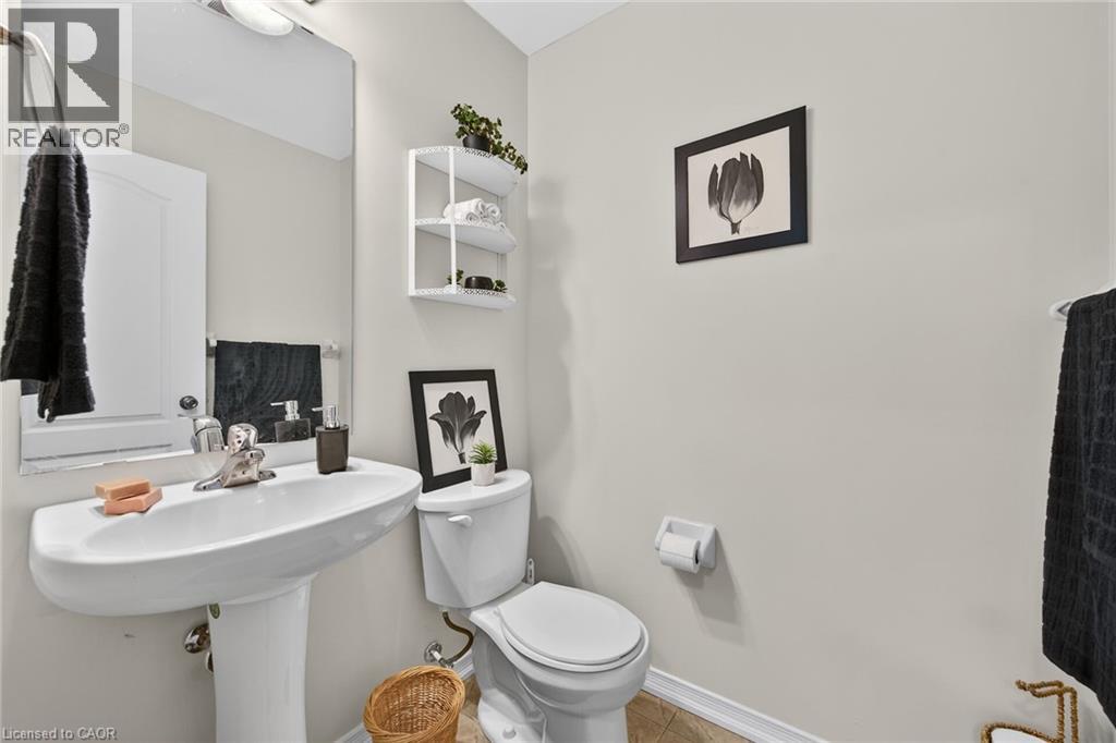 370 WINDWOOD Drive, Binbrook, Ontario, L0R1C0 — Photo 15