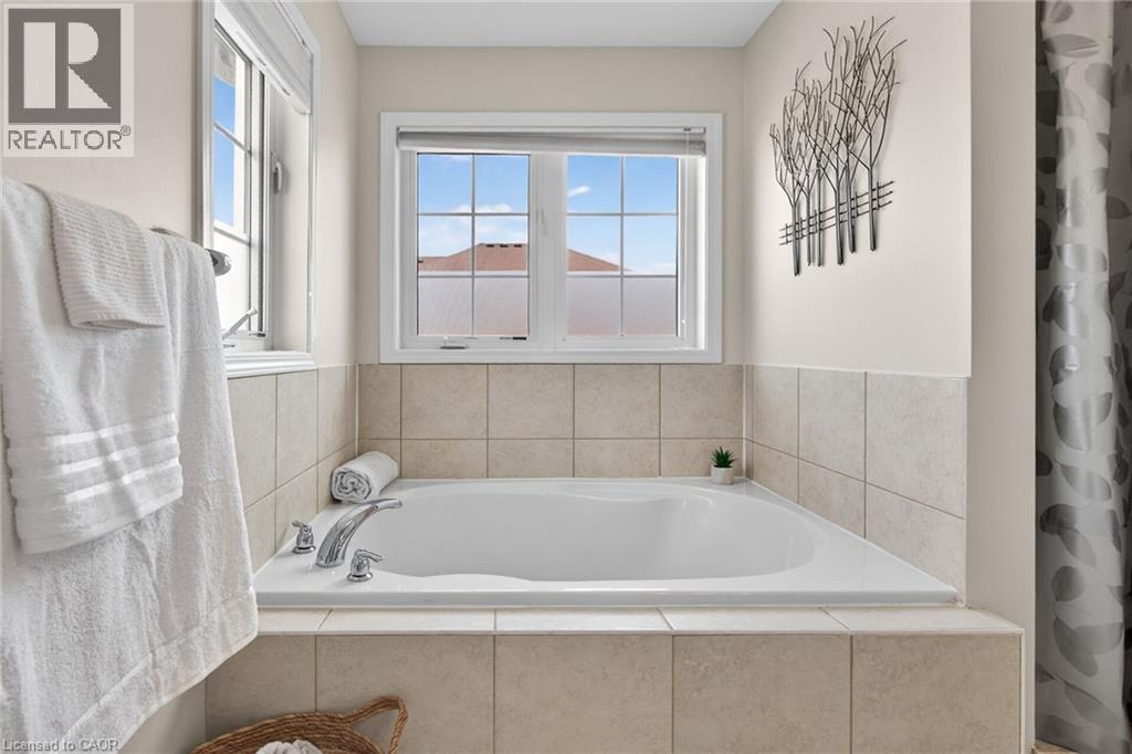 370 WINDWOOD Drive, Binbrook, Ontario, L0R1C0 — Photo 21