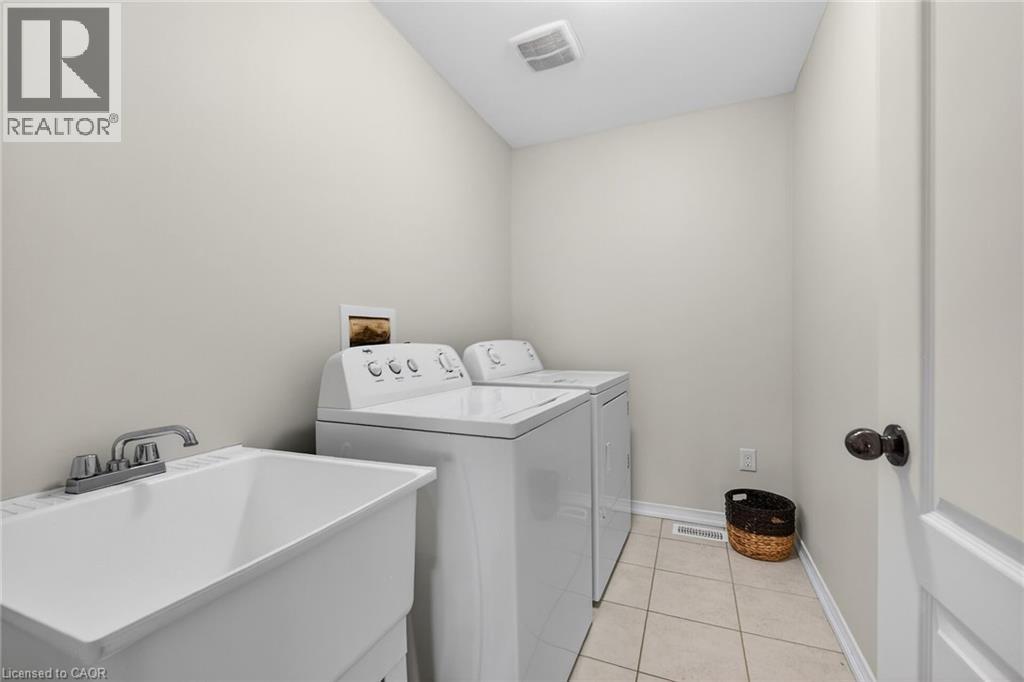 370 WINDWOOD Drive, Binbrook, Ontario, L0R1C0 — Photo 27