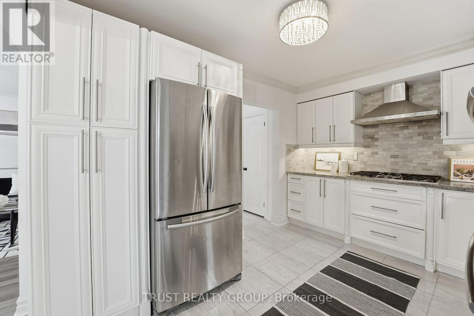 9 DEL RIA DRIVE, Toronto (Maple Leaf), Ontario, M6L1L9 — Photo 13