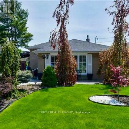 9 DEL RIA DRIVE, Toronto (Maple Leaf), Ontario, M6L1L9 — Photo 2