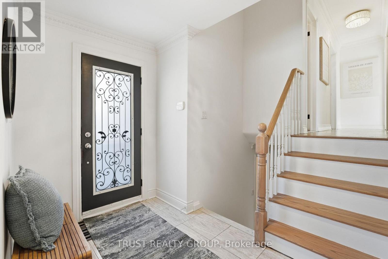 9 DEL RIA DRIVE, Toronto (Maple Leaf), Ontario, M6L1L9 — Photo 5