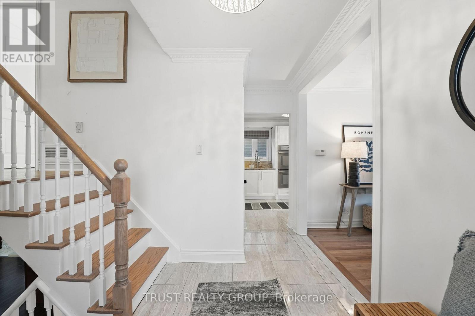 9 DEL RIA DRIVE, Toronto (Maple Leaf), Ontario, M6L1L9 — Photo 6