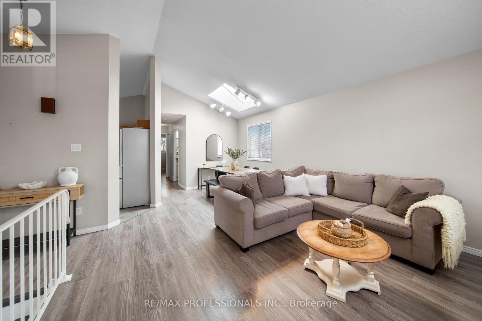 522 TRICO DRIVE, Cambridge, Ontario, N3H5M5 — Photo 3