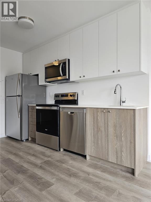 40 PALACE Street Unit# J14, Kitchener, Ontario, N2E0L2 — Photo 6