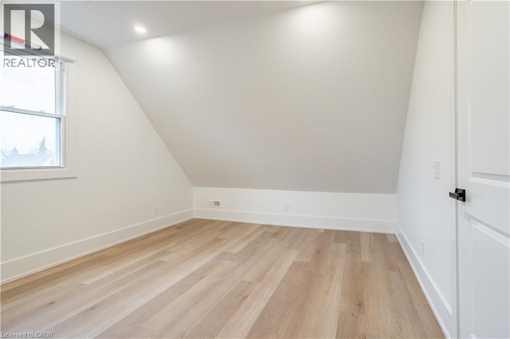 204 BALSAM Avenue S, Hamilton, Ontario, L8M3B8 — Photo 34