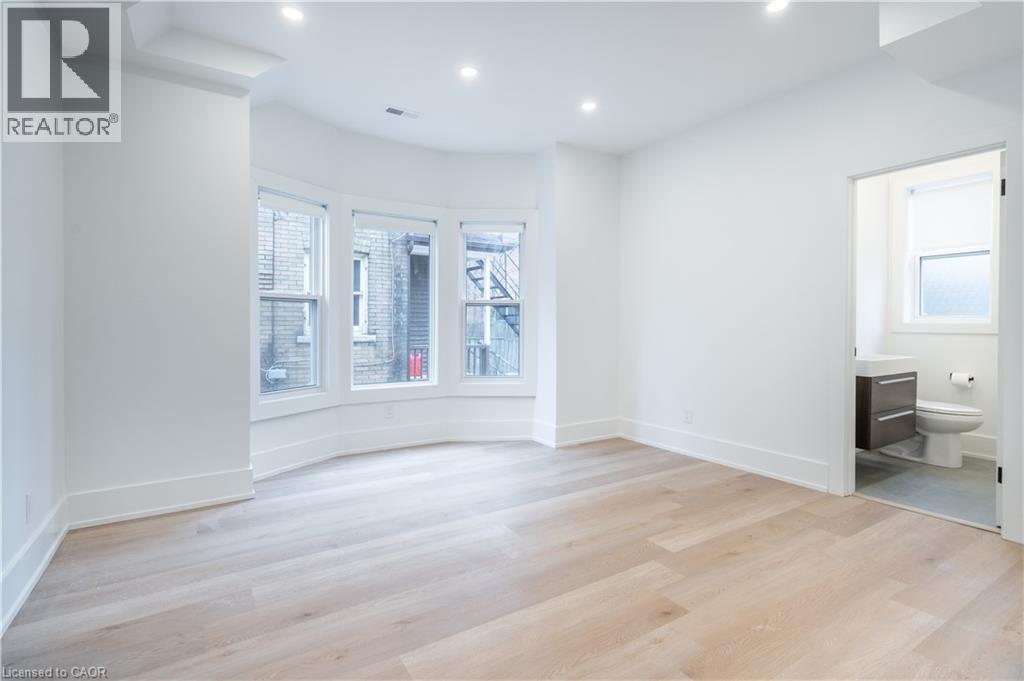 204 BALSAM Avenue S, Hamilton, Ontario, L8M3B8 — Photo 12