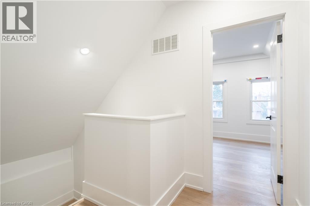 204 BALSAM Avenue S, Hamilton, Ontario, L8M3B8 — Photo 30