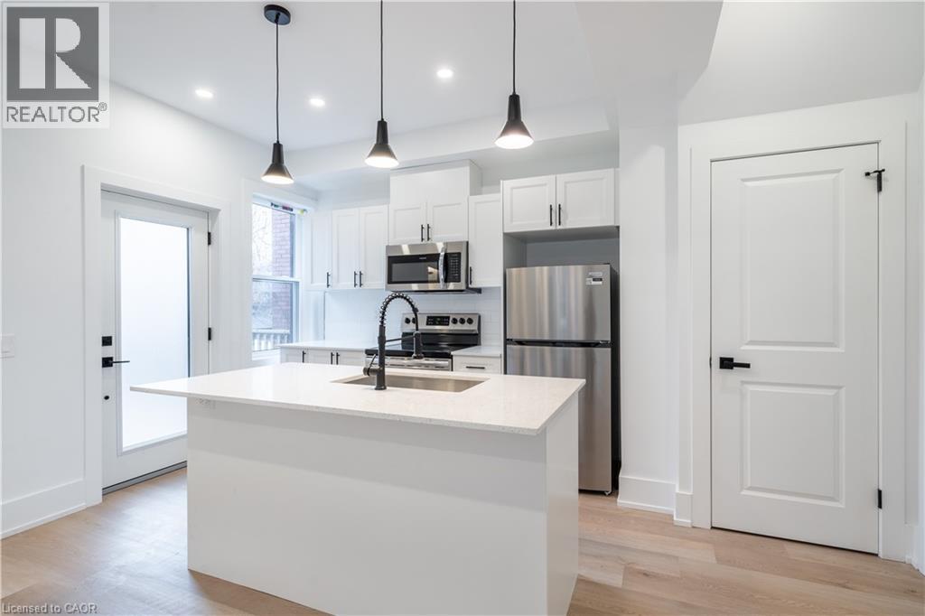 204 BALSAM Avenue S, Hamilton, Ontario, L8M3B8 — Photo 8