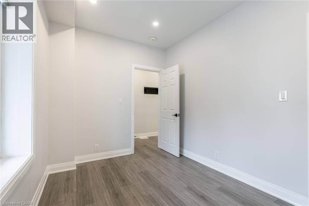 536 CANNON Street E, Hamilton, Ontario, L8L2E9 — Photo 6