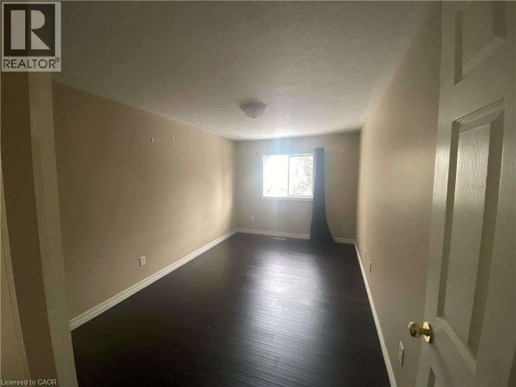 182 KINGSWOOD Drive, Kitchener, Ontario, N2E1S9 — Photo 11