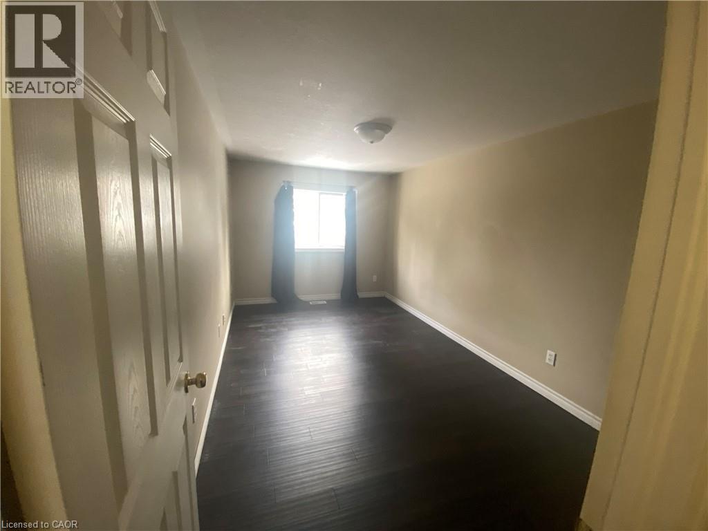 182 KINGSWOOD Drive, Kitchener, Ontario, N2E1S9 — Photo 12