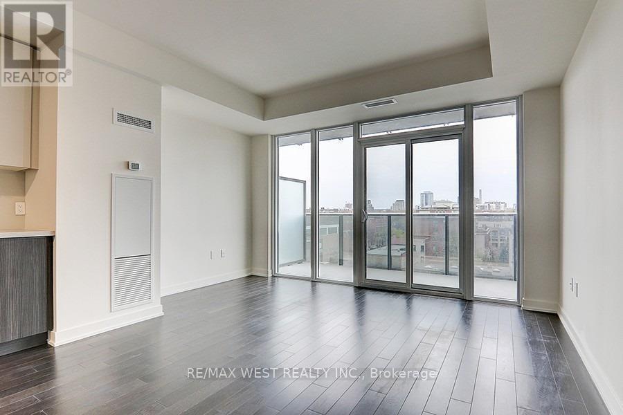 810 - 330 RICHMOND STREET W, Toronto (Waterfront Communities), Ontario, M5V1X2 — Photo 5