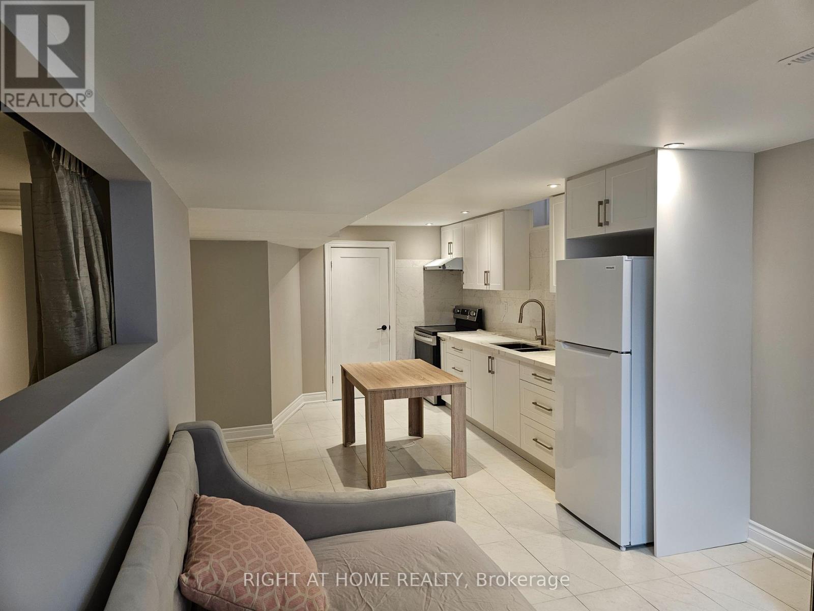 LOWER - 121 BADESSA CIRCLE, Vaughan (Brownridge), Ontario, L4J6E2 — Photo 5