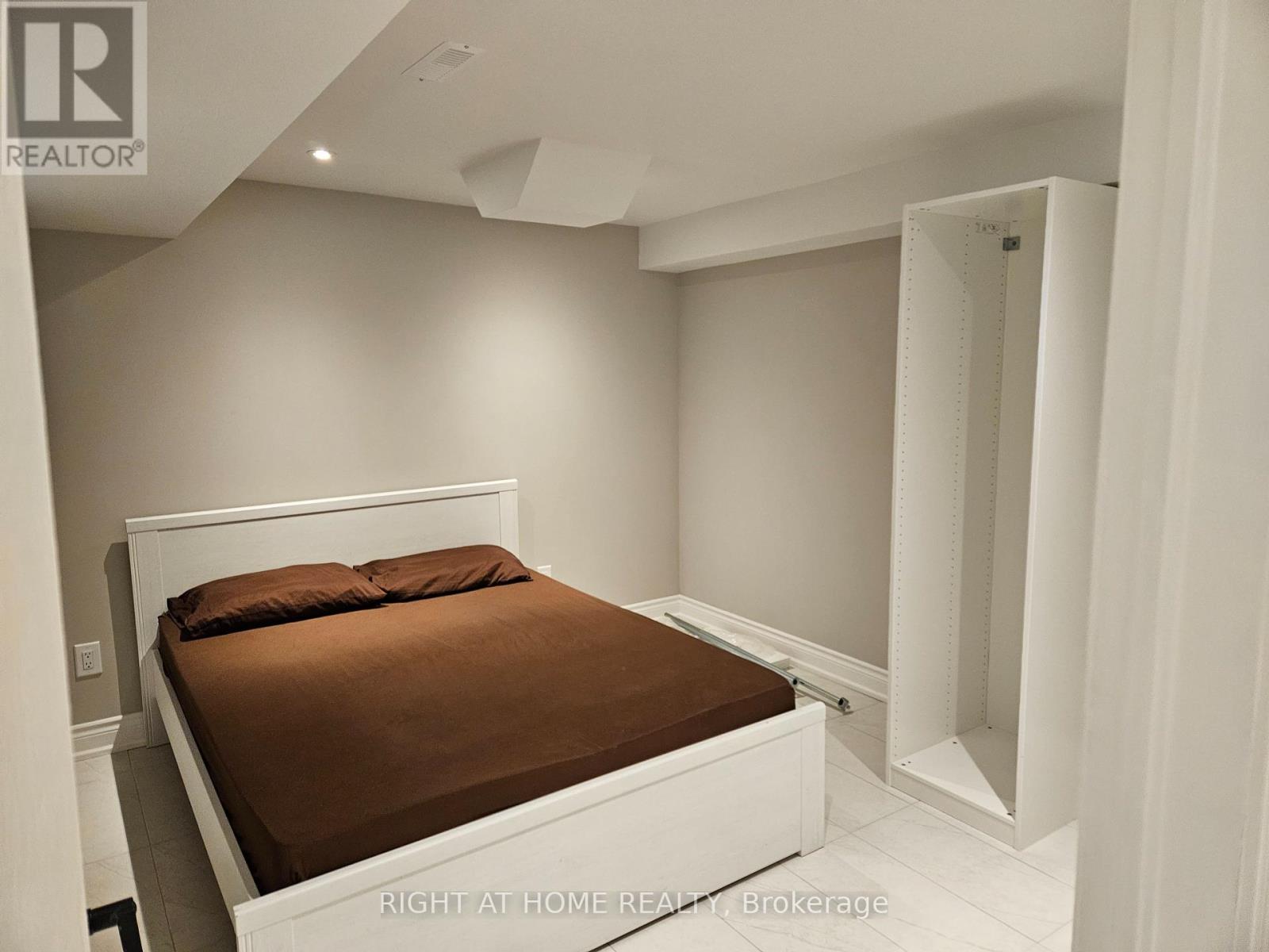 LOWER - 121 BADESSA CIRCLE, Vaughan (Brownridge), Ontario, L4J6E2 — Photo 6