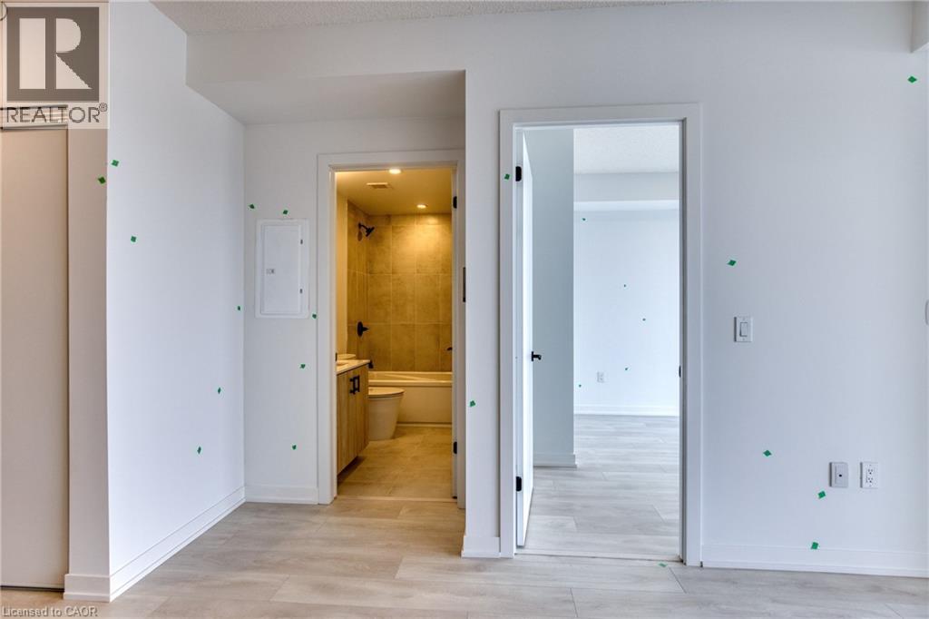 4878 POWERS Common Unit# 704, Burlington, Ontario, L7M0W7 — Photo 11