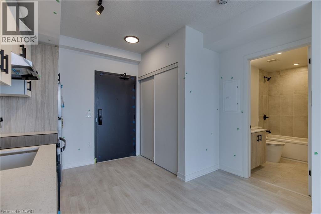 4878 POWERS Common Unit# 704, Burlington, Ontario, L7M0W7 — Photo 8