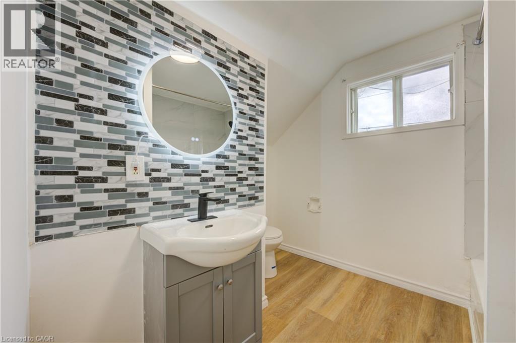 524 SIMCOE Street, London, Ontario, N6B1K4 — Photo 5