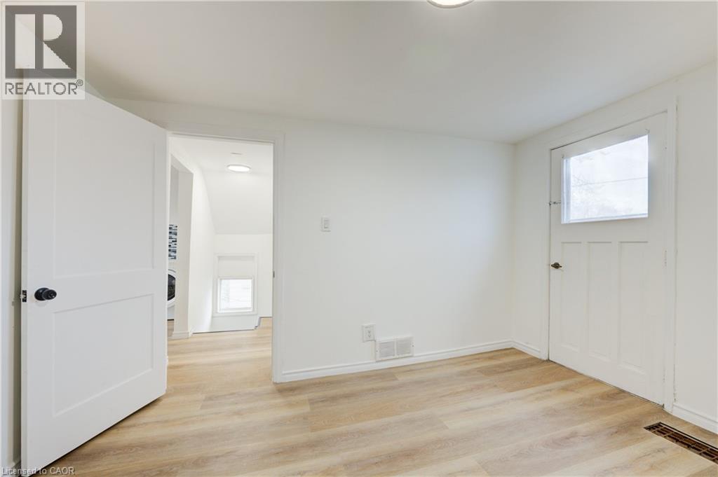 524 SIMCOE Street, London, Ontario, N6B1K4 — Photo 9