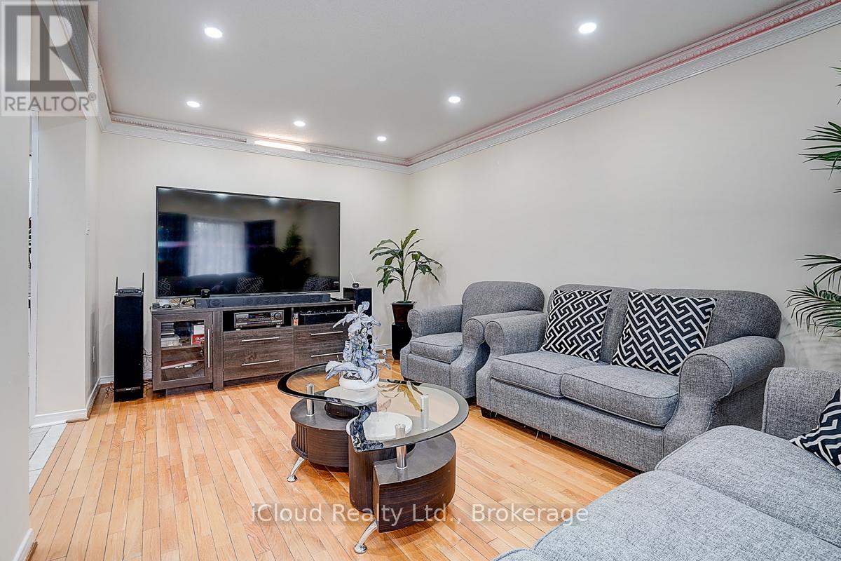 1114 MAPLE GATE ROAD, Pickering (Liverpool), Ontario, L1X1B8 — Photo 5