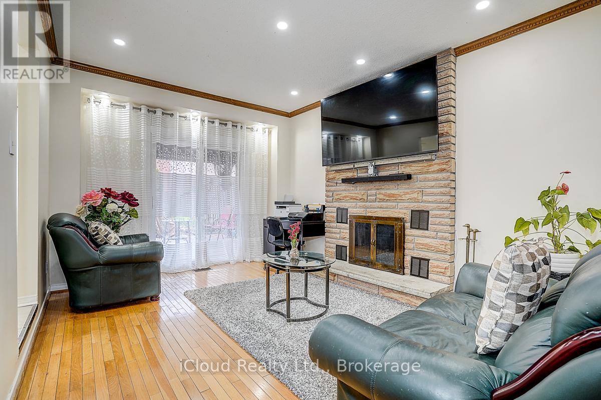 1114 MAPLE GATE ROAD, Pickering (Liverpool), Ontario, L1X1B8 — Photo 7