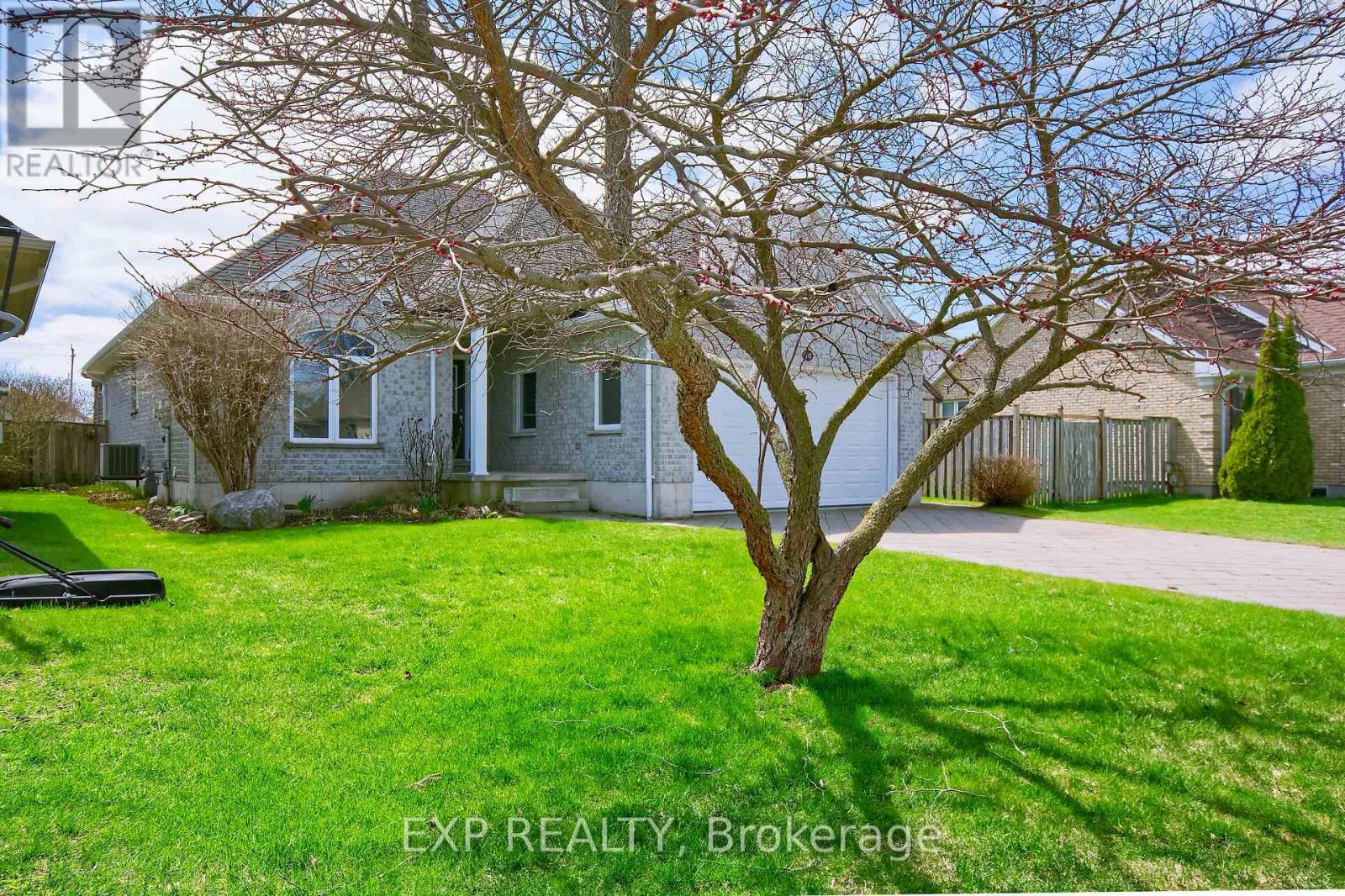 54 TREADWELL STREET, Aylmer, Ontario, N5H3J5 — Photo 2