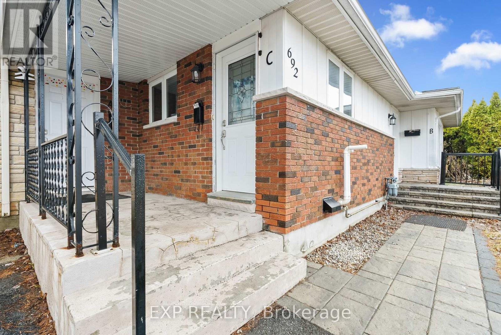 692 CLAUDE STREET, Ottawa, Ontario, K1K2S2 — Photo 2