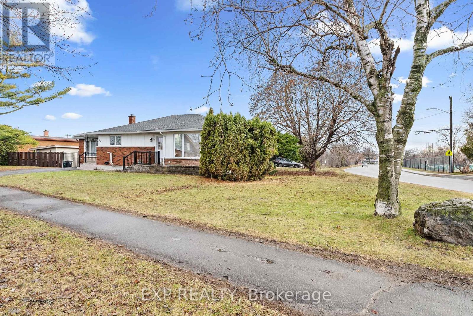 692 CLAUDE STREET, Ottawa, Ontario, K1K2S2 — Photo 3