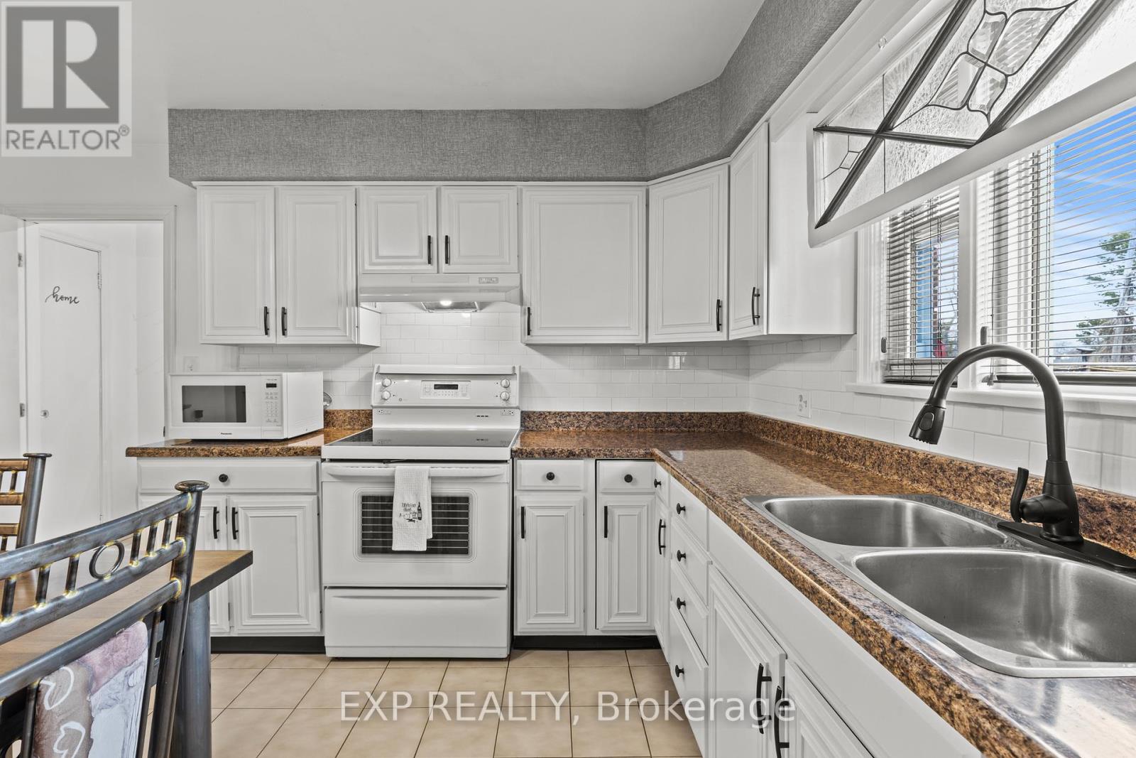 5367 KITCHENER STREET, Niagara Falls (Clifton Hill), Ontario, L2G1B6 — Photo 11