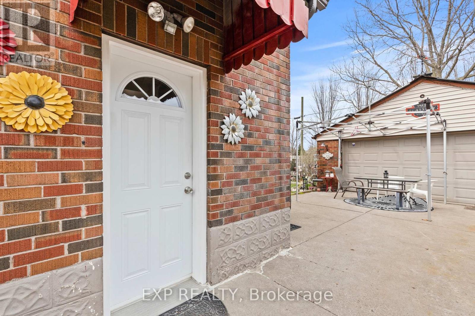 5367 KITCHENER STREET, Niagara Falls (Clifton Hill), Ontario, L2G1B6 — Photo 19