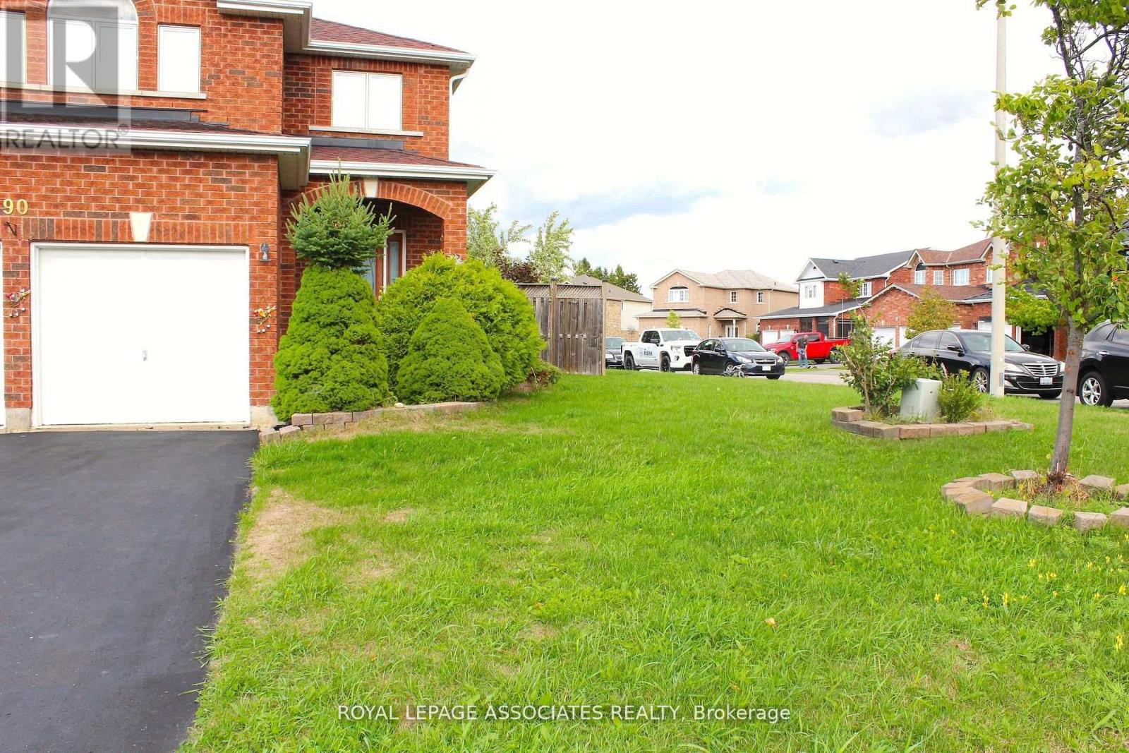 90 SWEETNAM DRIVE, Kawartha Lakes (Lindsay), Ontario, K9V4R2 — Photo 3