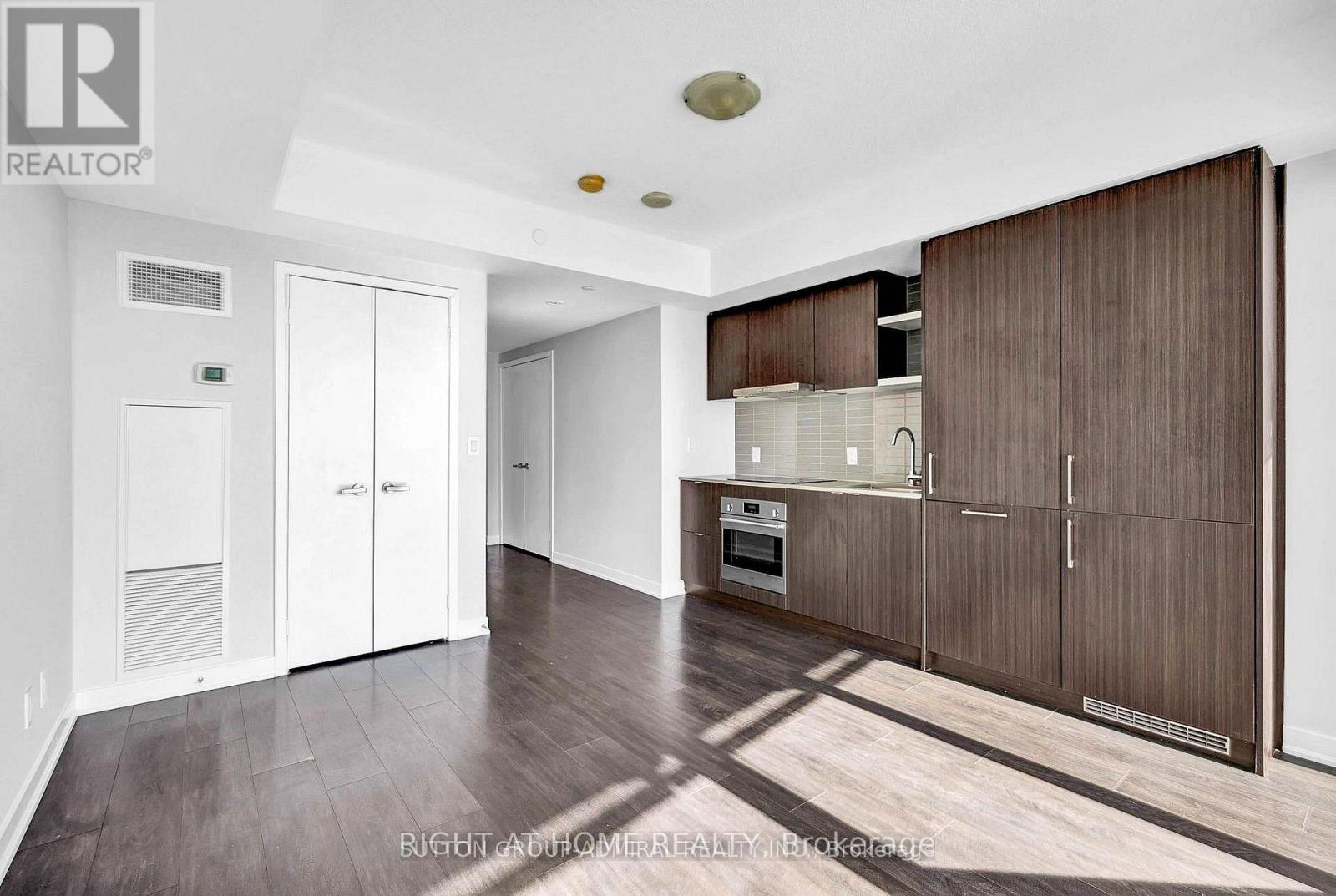 4708 - 100 HARBOUR STREET, Toronto (Waterfront Communities), Ontario, M5J0B5 — Photo 5