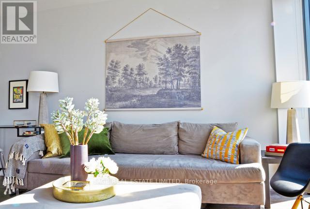 1406 - 95 BATHURST STREET, Toronto (Waterfront Communities), Ontario, M5V0H7 — Photo 2