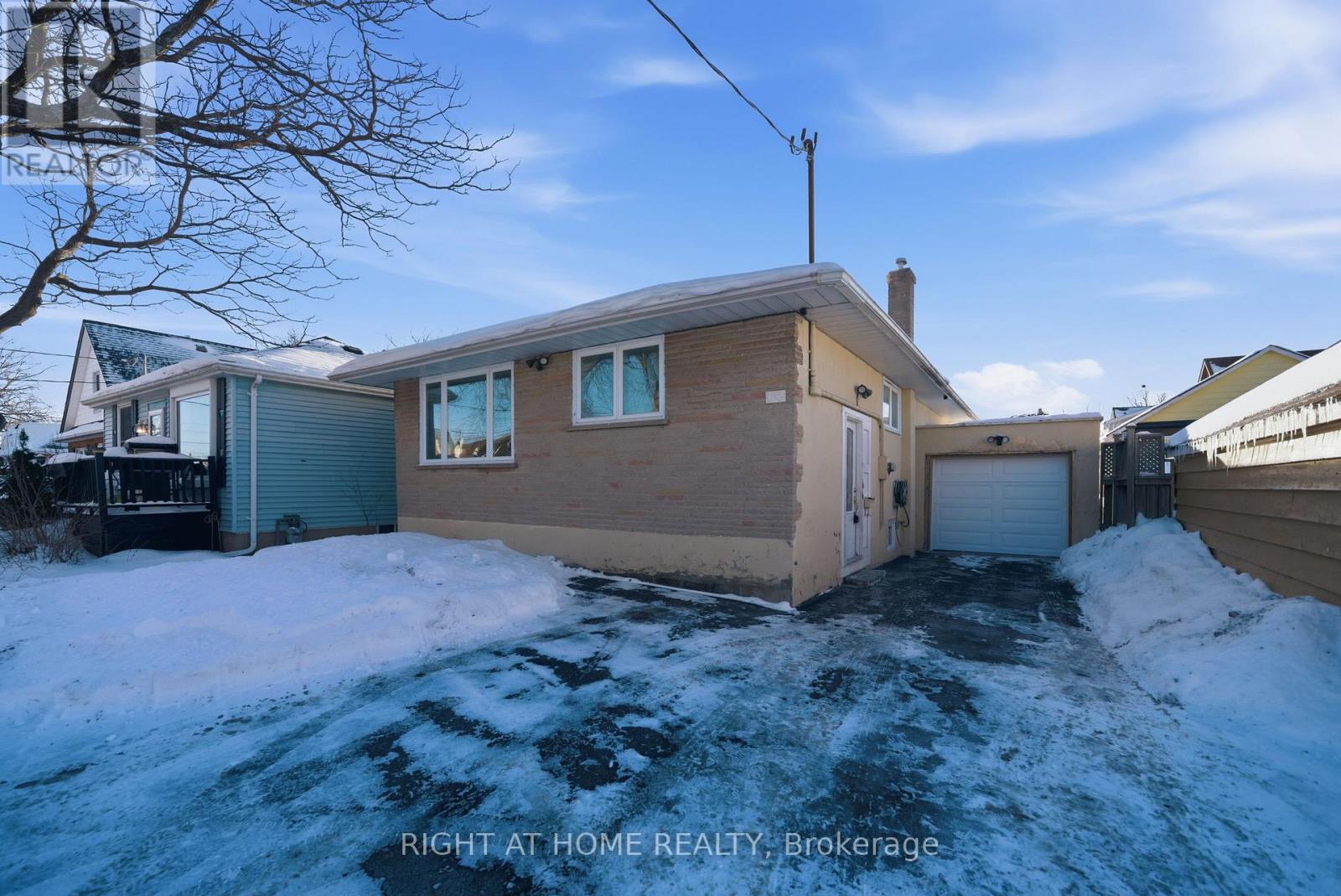 708 CARNEGIE AVENUE, Oshawa (Centennial), Ontario, L1G4R6 — Photo 2